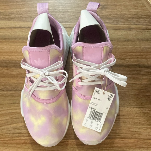 New Adidas Women’s NMD_R1 Size 7 Women Pink and Yellow - Picture 2 of 14